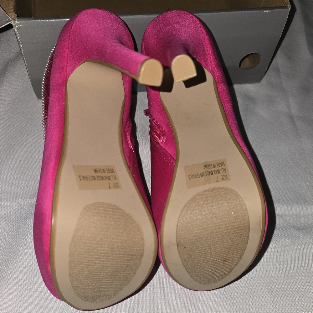 NEW VINTAGE CHARLOTTE RUSSE BOOTIES - Picture 4 of 5